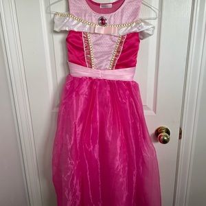 Princess dress up ball gown. Similar to Disney Princess Aurora dress. 140 (8-10)